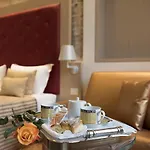 Navona Luxury 4*