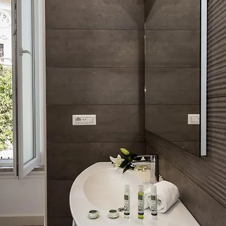 Navona Luxury 4*