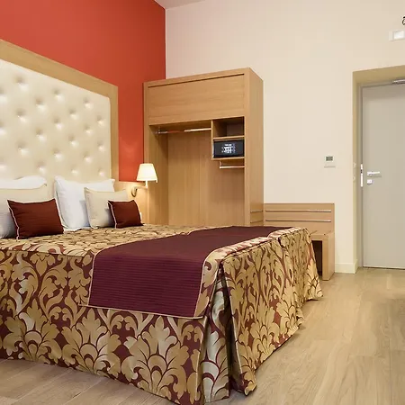 Navona Luxury Bed and Breakfast 4*