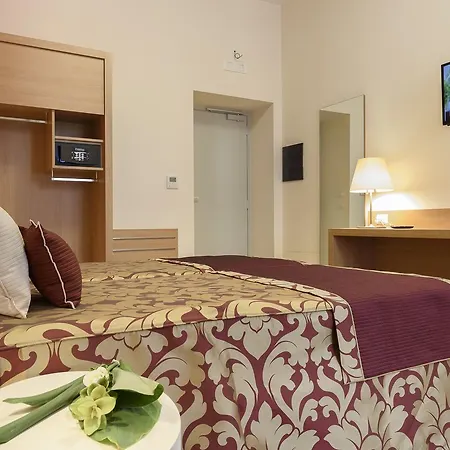 Navona Luxury 4*
