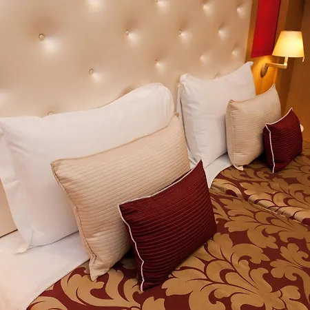 Navona Luxury Bed and Breakfast 4*